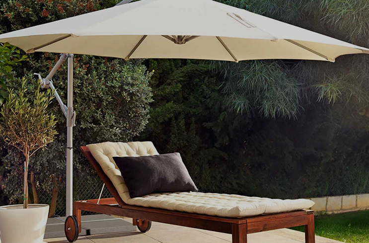Hoe beïnvloedt het materiaal van patio -paraplu's de duurzaamheid en de bescherming van de zon?